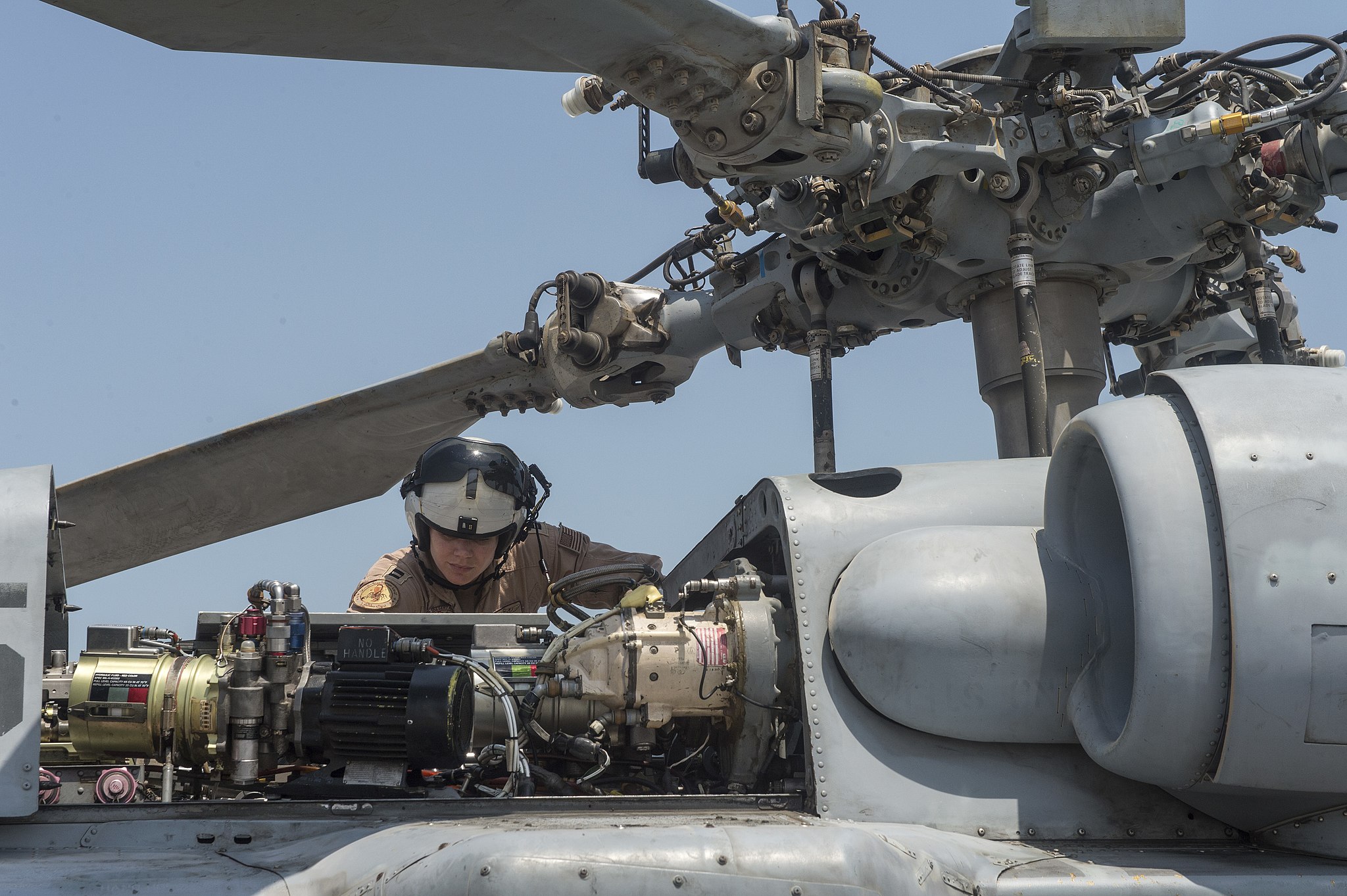 HSC-26 - Maintenance checks with a Helicopter Sea Combat Squadron