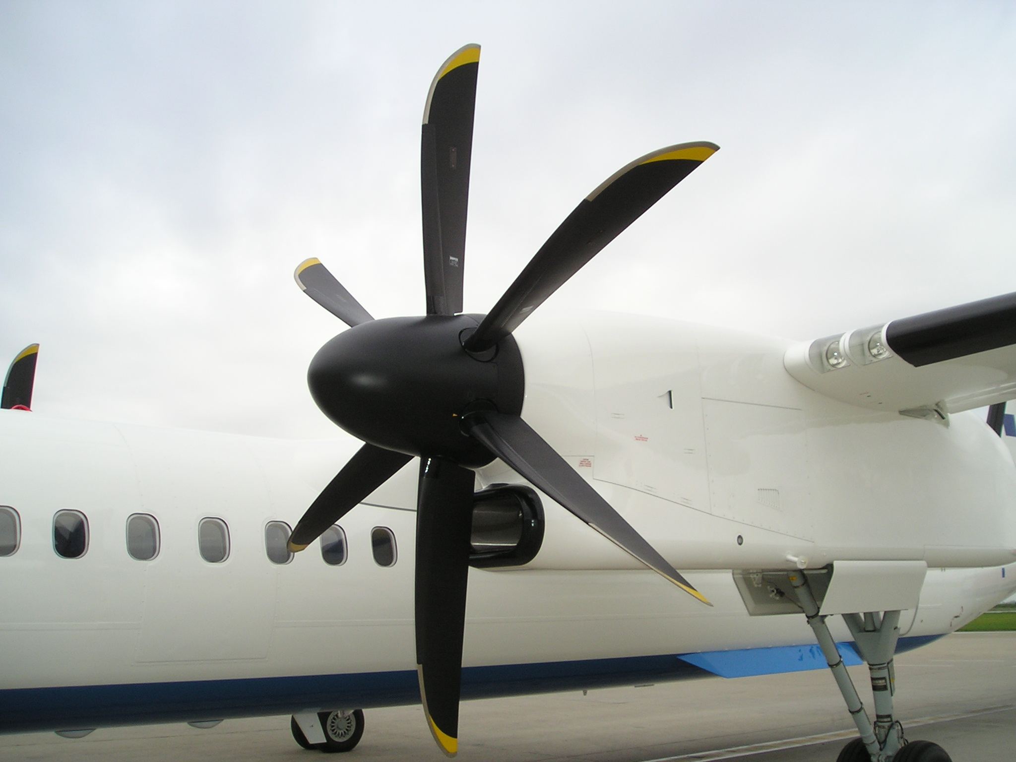 Propeller of the PW150 turboprop engine on a De Havilland Canada DHC-8-402Q Dash 8 aircraft
